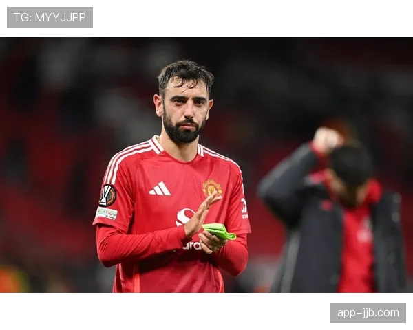 曼联四二三一阵型回归成效显著 中场控制力全面提升