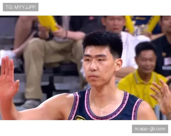 广州队防守篮板保护：徐昕护框与全队卡位如何限制对手二次进攻